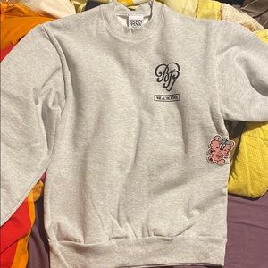 Official Blackpink x Verdy sweatshirt